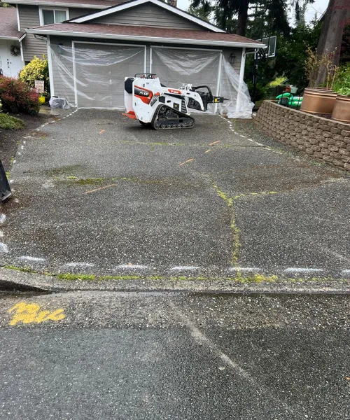 Broom Finish Driveway With Decorative Borders in Edmonds 